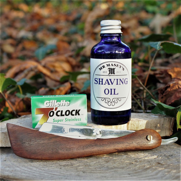 Subscription Shaving Box - Shavette + Blades with Shaving Oil
